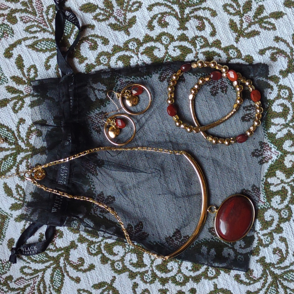 White House Black Market Jewelry Set